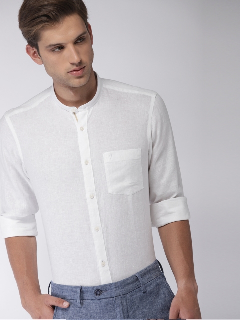 

Indian Terrain Men White Regular Fit Solid Smart Casual Shirt