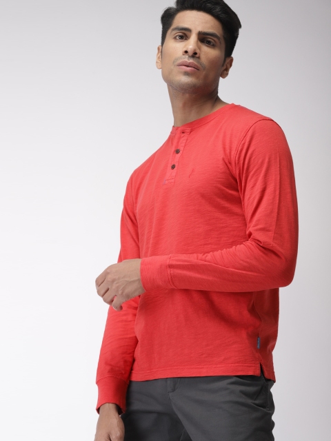 

Indian Terrain Men Red Solid Henley Neck T-shirt