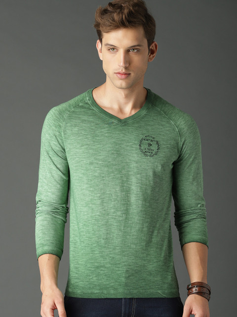 

Roadster Men Navy Blue Solid V-Neck T-shirt