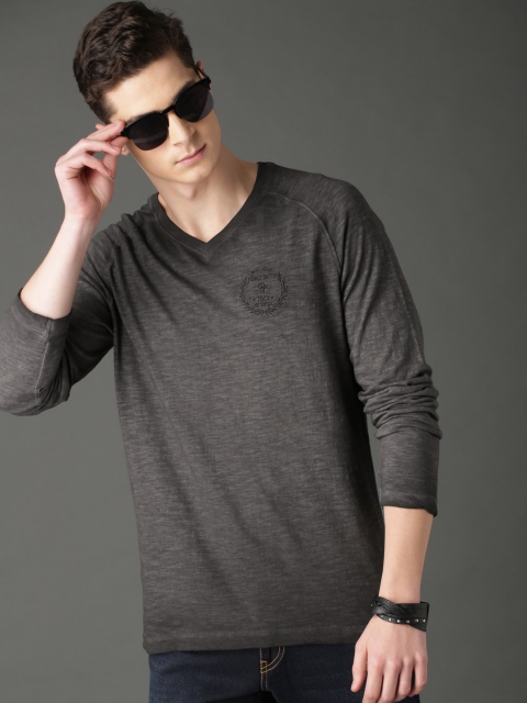 

Roadster Men Charcoal Grey Soild Washed V-Neck T-shirt