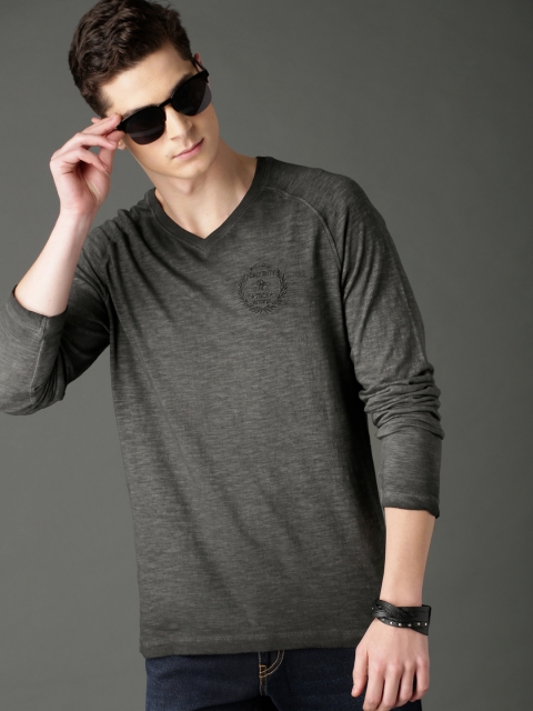 

Roadster Men Black Solid Halter Neck T-shirt