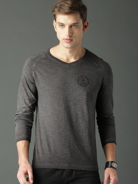 

Roadster Men Charcoal Grey Solid V-Neck Pure Cotton T-shirt