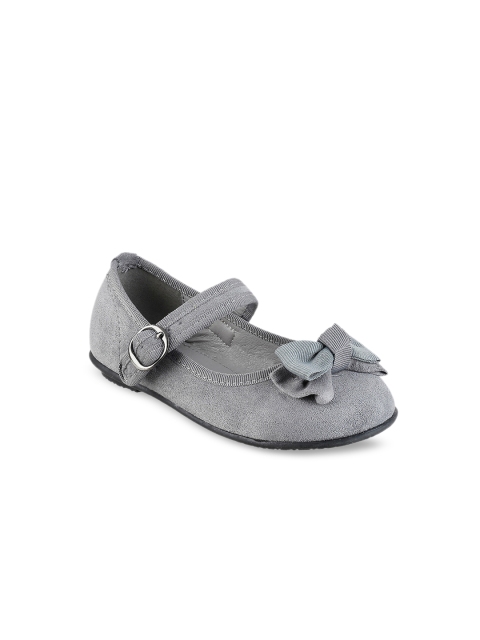

Metro Girls Grey Solid Ballerinas