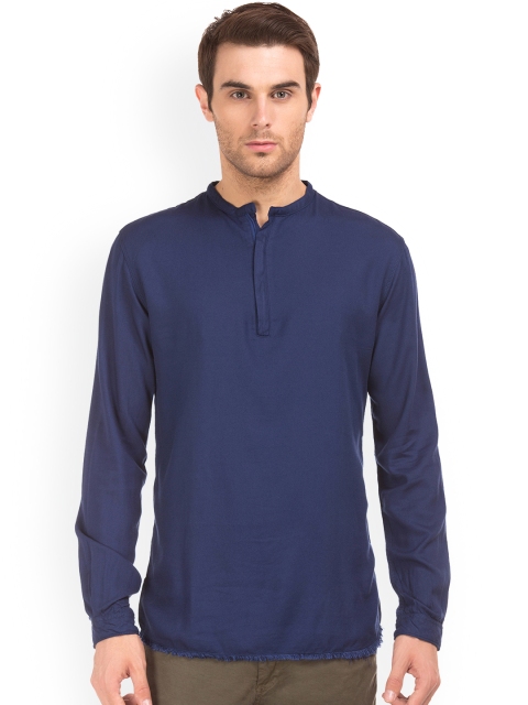 

Colt Men Blue Regular Fit Solid Casual Shirt