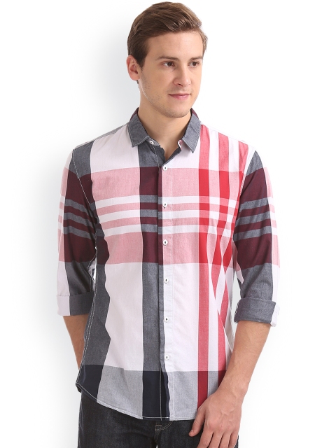 

Colt Men Red & Off-White Slim Fit Checked Casual Shirt