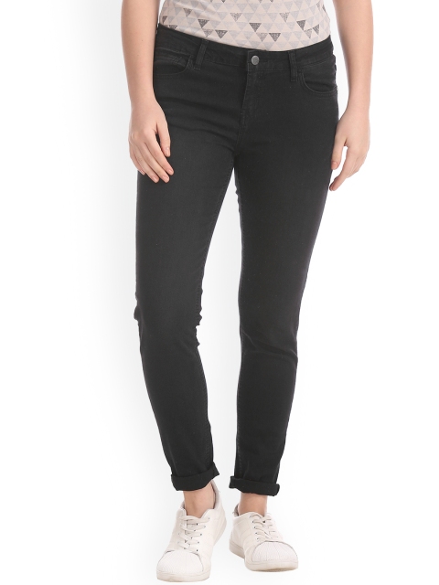 

Newport Women Black Slim Fit Mid-Rise Clean Look Jeans