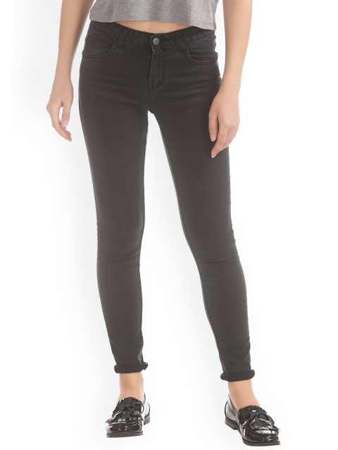 

Newport Women Grey Skinny Fit Mid-Rise Clean Look Jeans