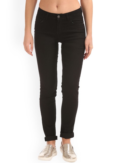 

Newport Women Black Slim Fit Mid-Rise Clean Look Jeans