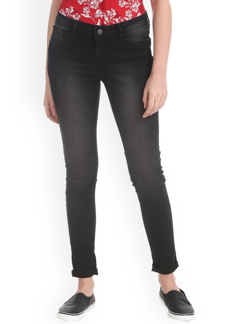 

Newport Women Black Skinny Fit Mid-Rise Clean Look Jeans