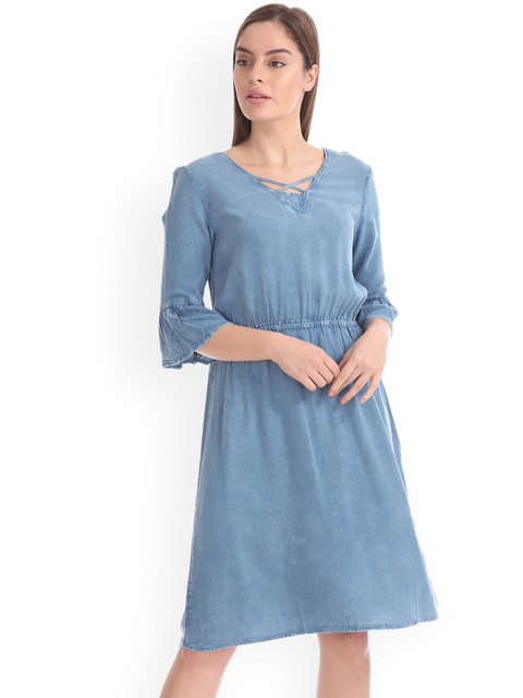 

Cherokee Women Blue Solid Blouson Dress