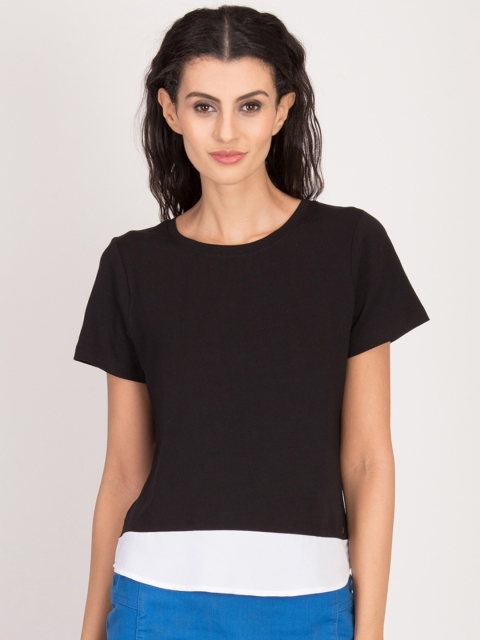 

Magzayra Women Black Printed Round Neck T-shirt