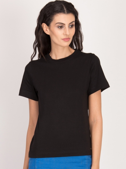 

Magzayra Women Black Solid Round Neck T-shirt