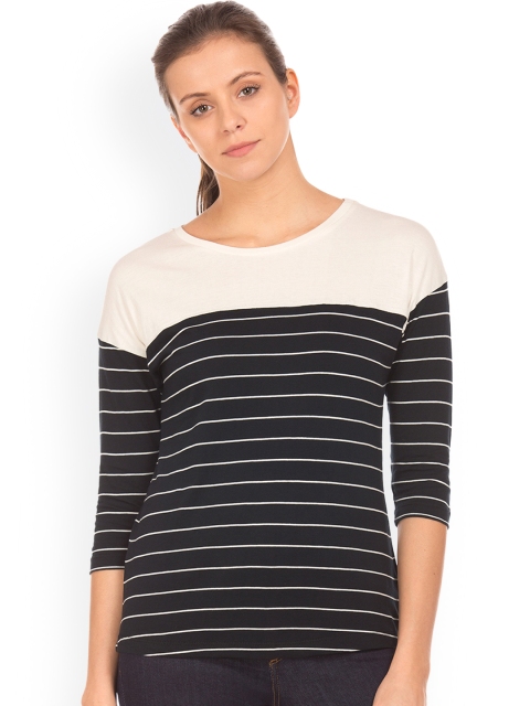 

Sugr Women Black Striped Round Neck T-shirt