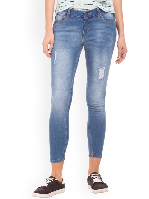 

Sugr Women Blue Regular Fit Mid-Rise Mildly Distressed Stretchable Cropped Jeans