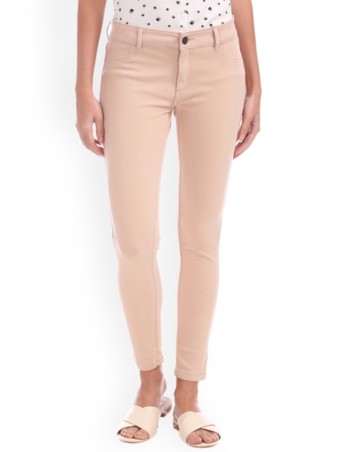 

Sugr Women Beige Solid Jeggings
