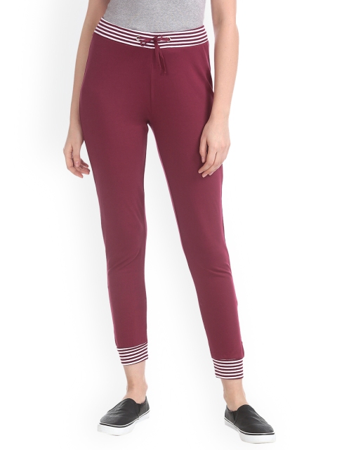 

Sugr Women Burgundy Regular Fit Solid Cropped Joggers