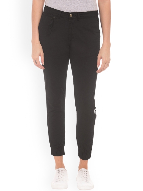 

Sugr Women Black Regular Fit Solid Cropped Joggers
