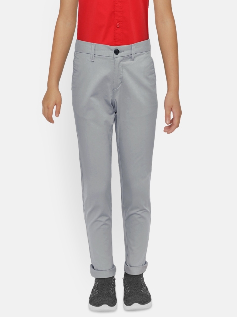 

Indian Terrain Boys Grey Solid Regular Trousers