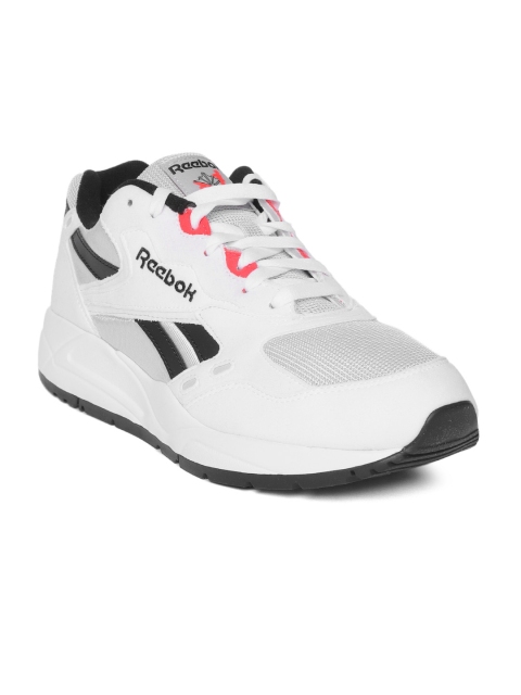 

Reebok Classic Unisex White Bolton Essential MU Sneakers