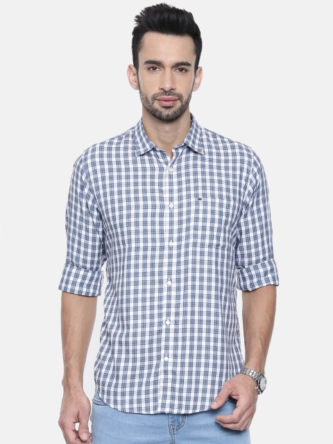 

Peter England Casuals Men Blue & White Slim Fit Checked Casual Shirt