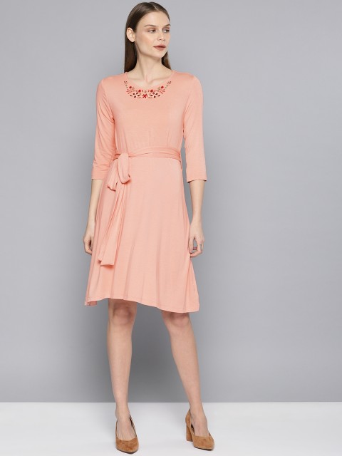 

Chemistry Women Peach-Coloured Sheath Dress