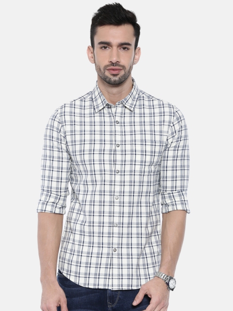 

SPYKAR Men Off-White & Blue Slim Fit Checked Casual Shirt