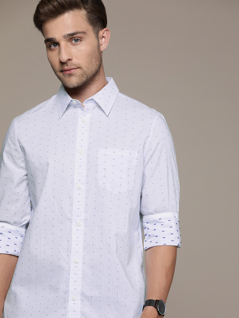 

Calvin Klein Jeans Men White & Blue Regular Fit Self Design Casual Shirt
