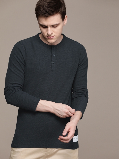 

Calvin Klein Jeans Men Navy Blue Self-Checked Henley Neck T-shirt