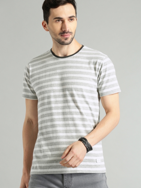 

Roadster Men White Grey Melange Striped Round Neck Pure Cotton T-shirt