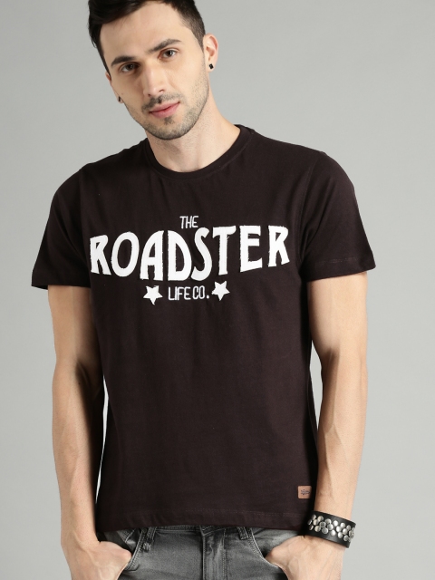 

Roadster Men Coffee Brown Self Design Round Neck T-shirt
