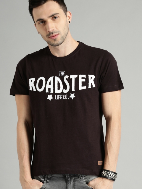 

Roadster Men Coffee Brown Self Design Round Neck T-shirt