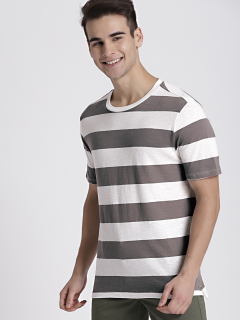 

GAP Men White & Grey Striped Round Neck T-shirt