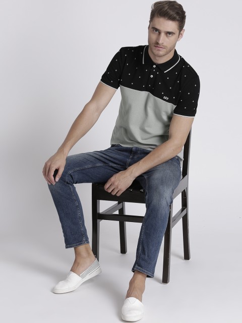 

GAP Men Black Colourblocked Polo Collar T-shirt