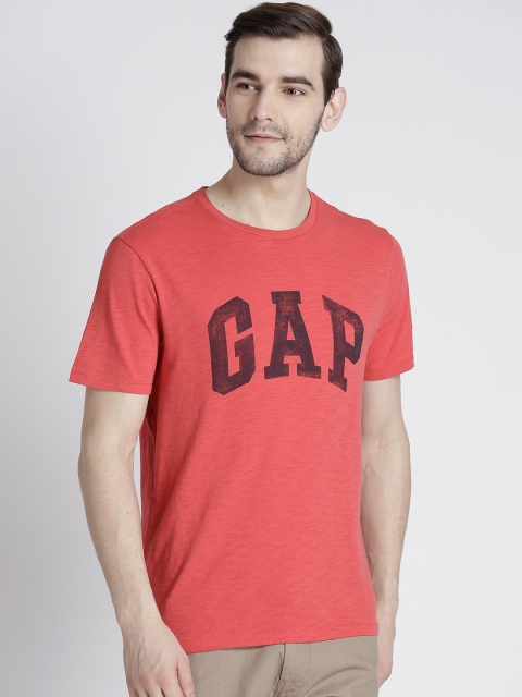 

GAP Men Classic Round Neck Logo T-Shirt, Red