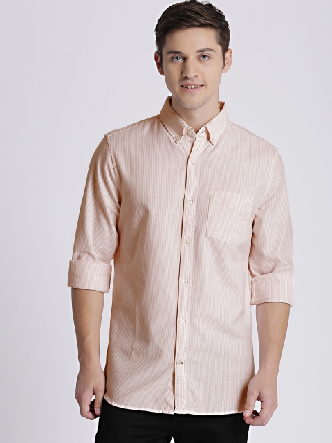 

GAP Men Peach-Colored Casual Shirt in Stretchable Oxford Weave