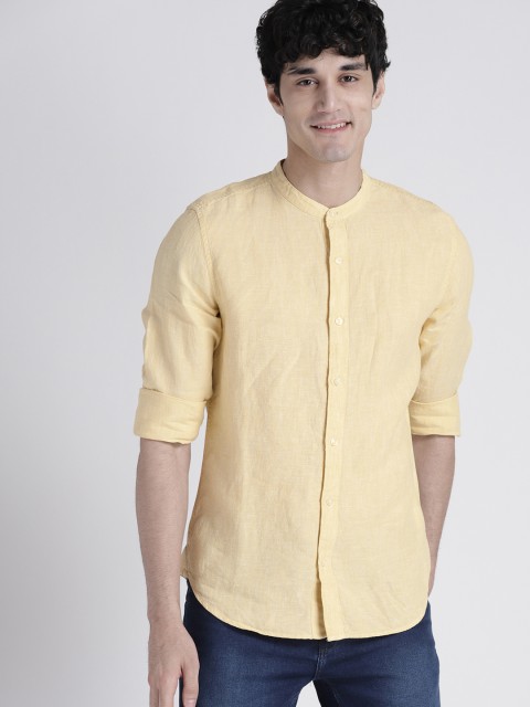 

GAP Men Yellow Solid Linen Slim Fit Casual Shirt