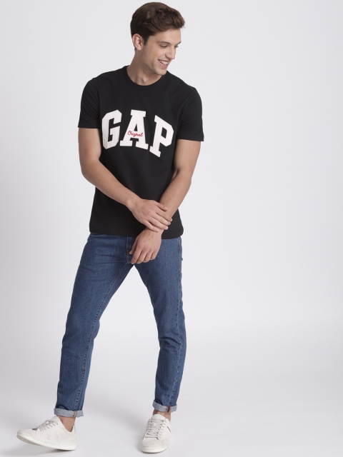 

GAP Men Black Self Design Round Neck T-shirt