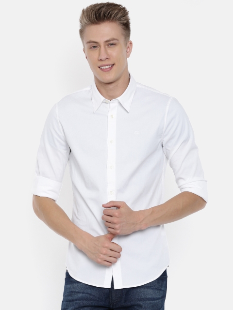 

Calvin Klein Jeans Men White Slim Fit Solid Casual Shirt