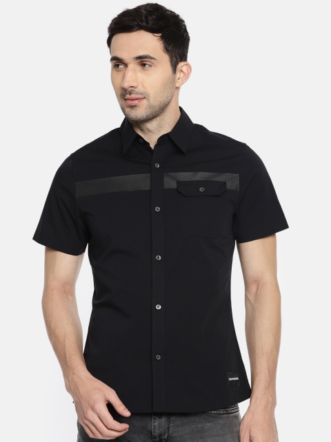 

Calvin Klein Jeans Men Black Slim Fit Solid Casual Shirt