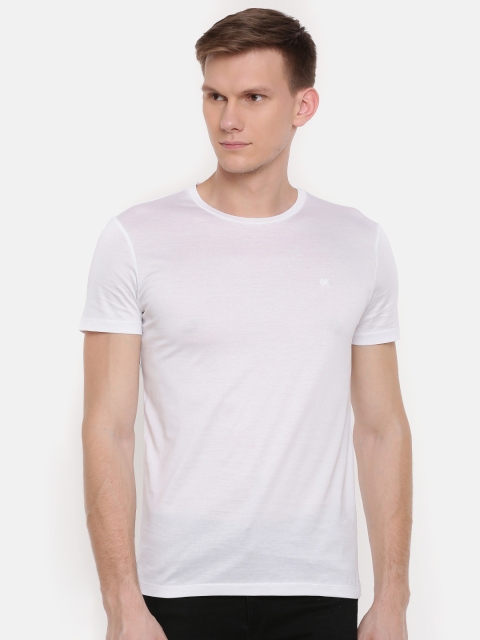 

Calvin Klein Jeans Men White Slim Fit Solid Round Neck Pure Cotton T-shirt