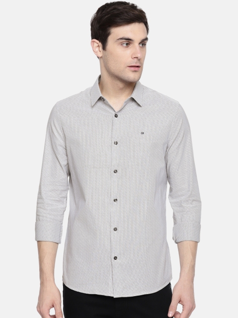 

Calvin Klein Jeans Men White & Black Slim Fit Self Design Casual Shirt