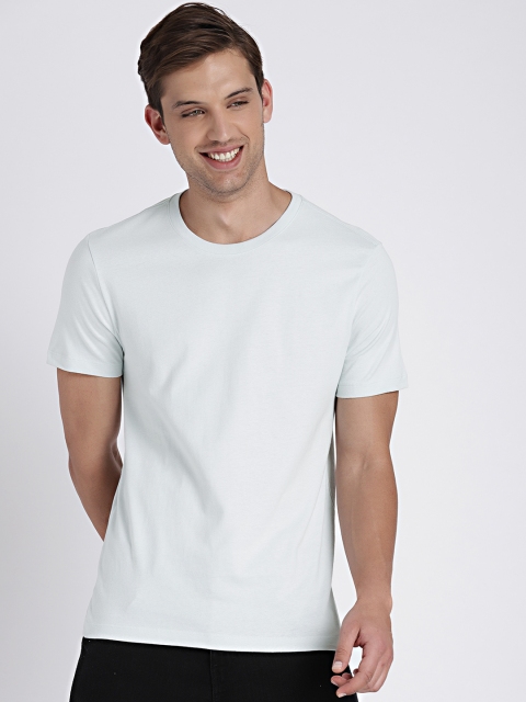 

GAP Men Blue Solid Round Neck Pure Cotton T-shirt