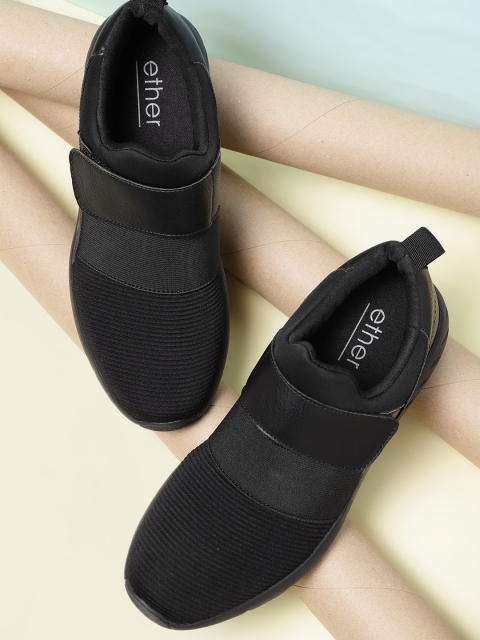 

ether Men Black Slip-On Sneakers
