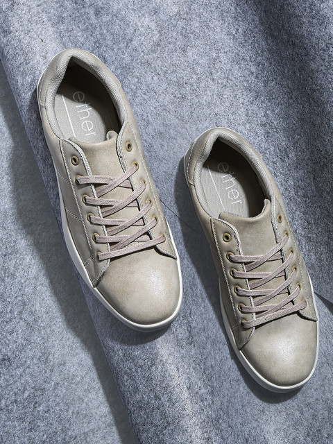 

ether Men Beige Sneakers