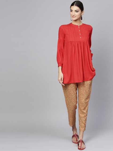 

GERUA Women Red Solid Kurti with Trousers