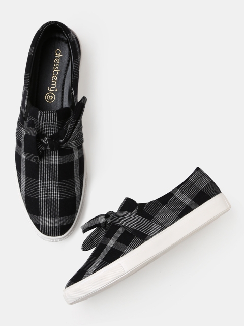 

DressBerry Women Black Slip-On Sneakers