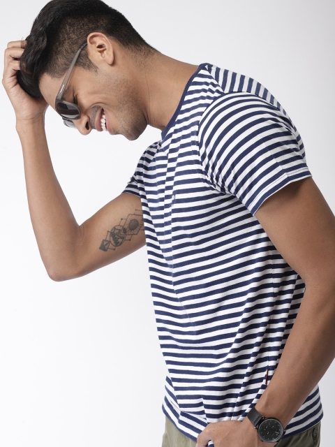 

Indian Terrain Men Navy Blue Striped Round Neck T-shirt