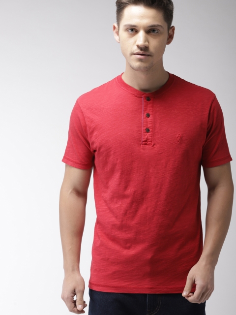 

Indian Terrain Men Red Solid Henley T-shirt