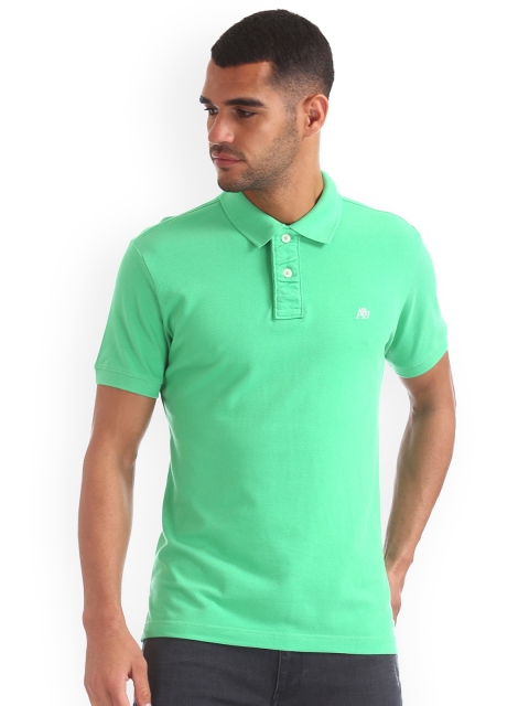 

Aeropostale Men Green Solid Polo Collar T-shirt