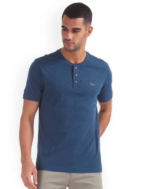 

Aeropostale Men Blue Solid Henley Neck T-shirt